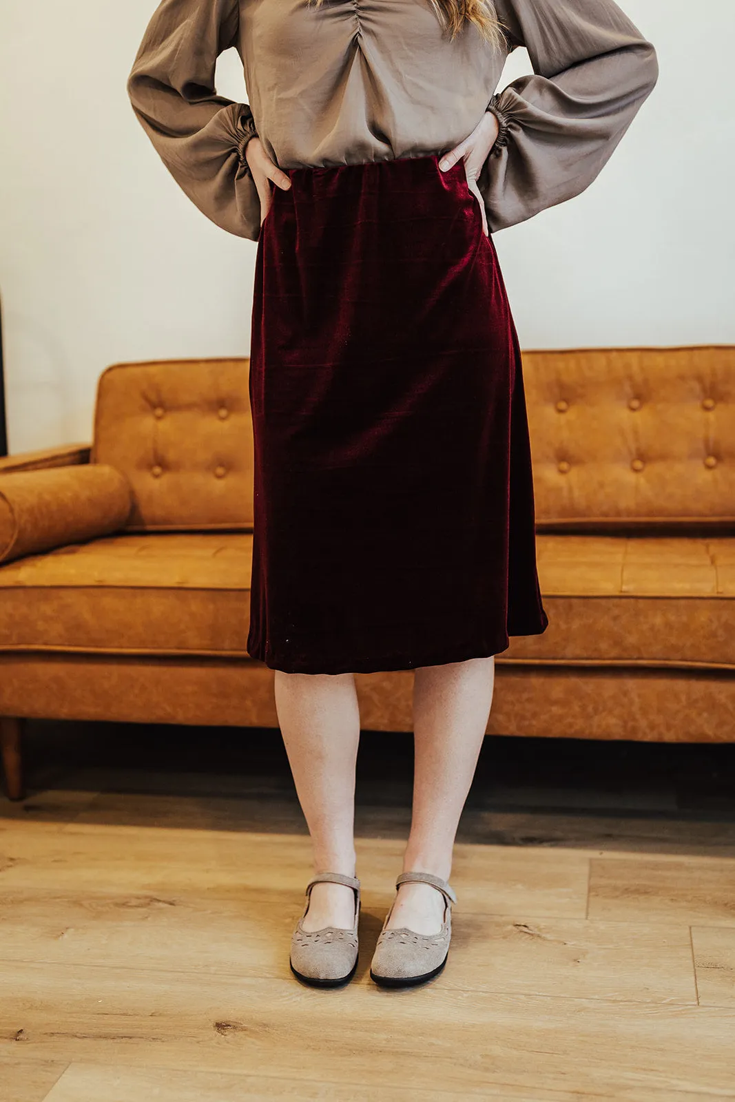 Carrie Stretch Velvet Skirt Burgundy